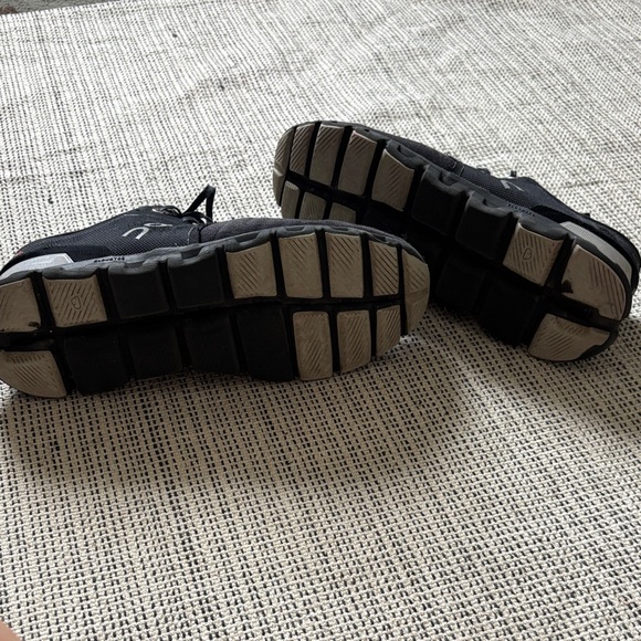 On Running Men's Black and Gray Athletic Shoes SZ 12 - Picture 5 of 9